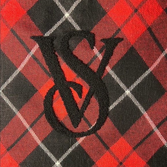 Victoria's Secret Red and Black Tote Bag with Plaid Design NWT - Picture 2 of 6